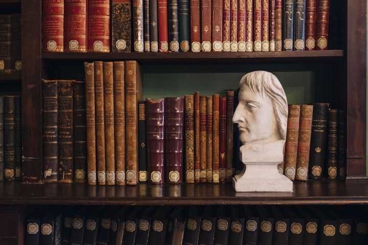 Le son décor style Empire de la bibliothèque Marmottan. Photo H&K