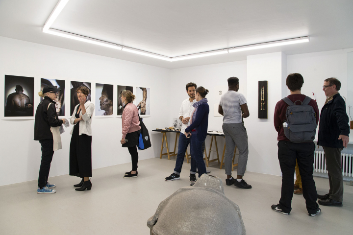 Vue de l'exposition « Le syndrome d’Ulysse », de Luis Carlos Tovar (Colombie), lauréat des commissions Arts Visuels de la Cité internationale des arts, en juin 2019 sur le site du Marais. Photo Maurine Tric