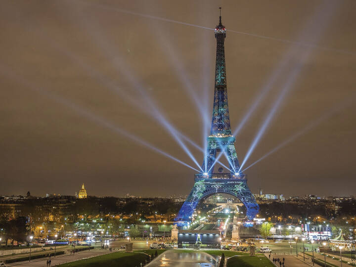 One heart One tree, illumination à l’occasion de la COP21 (2015)