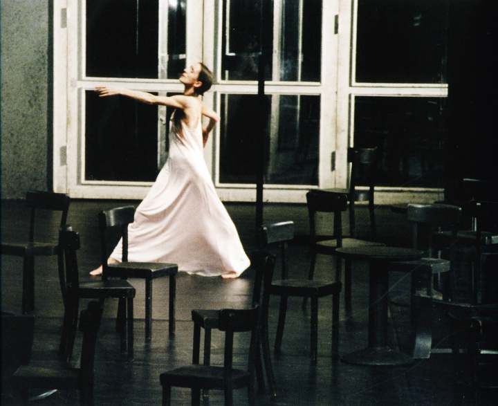 Café Müller, chorégraphie de Pina Bausch, 1978, Tanztheater Wuppertal.