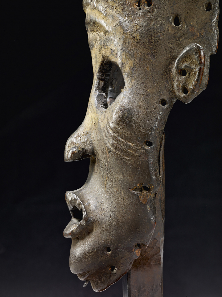Masque anthropomorphe, Côte d’Ivoire/Libéria, population Dan, entre 1750 et 1850, bois, 24,5 x 14 x 8 cm.