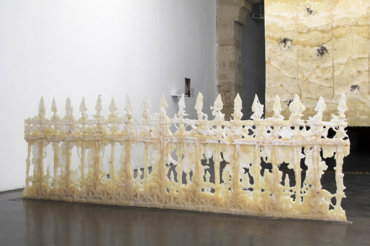 Paysage scénique #1, sucre massé, 350 x 110 x 10 cm, Frac Occitanie Monpelier, 2020