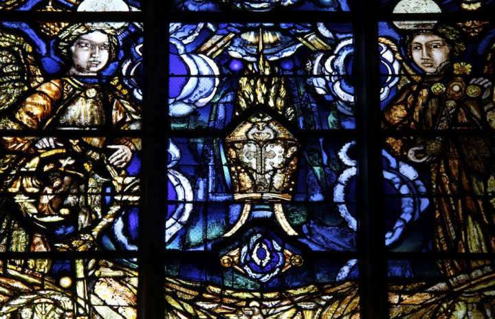 Vitraux des baies et chapelles du chœur de la Cathédrale Sainte-Croix d'Orléans, Loiret (1993-2003). Photo © DRAC Centre-Val de Loire et Atelier Pierre Carron