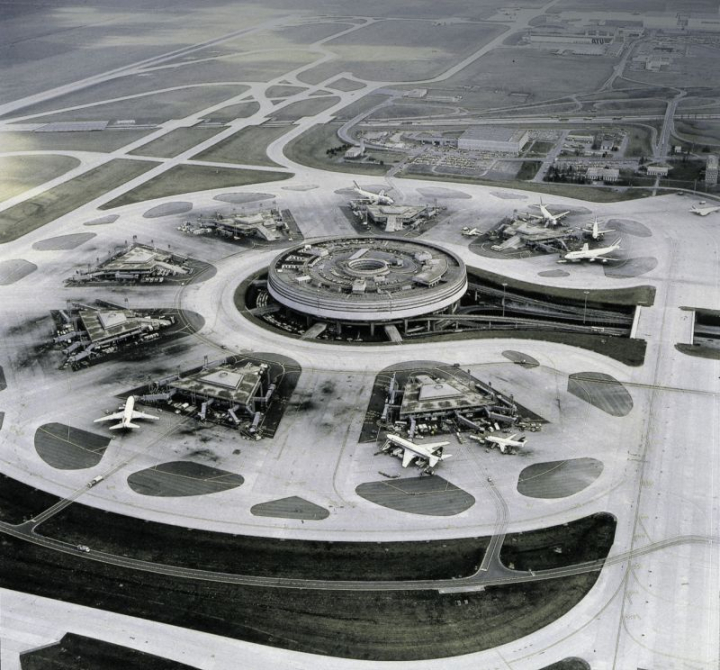 L’Aéroport International Paris-Charles de Gaulle et sa forme circulaire si caractéristique. Photo DR