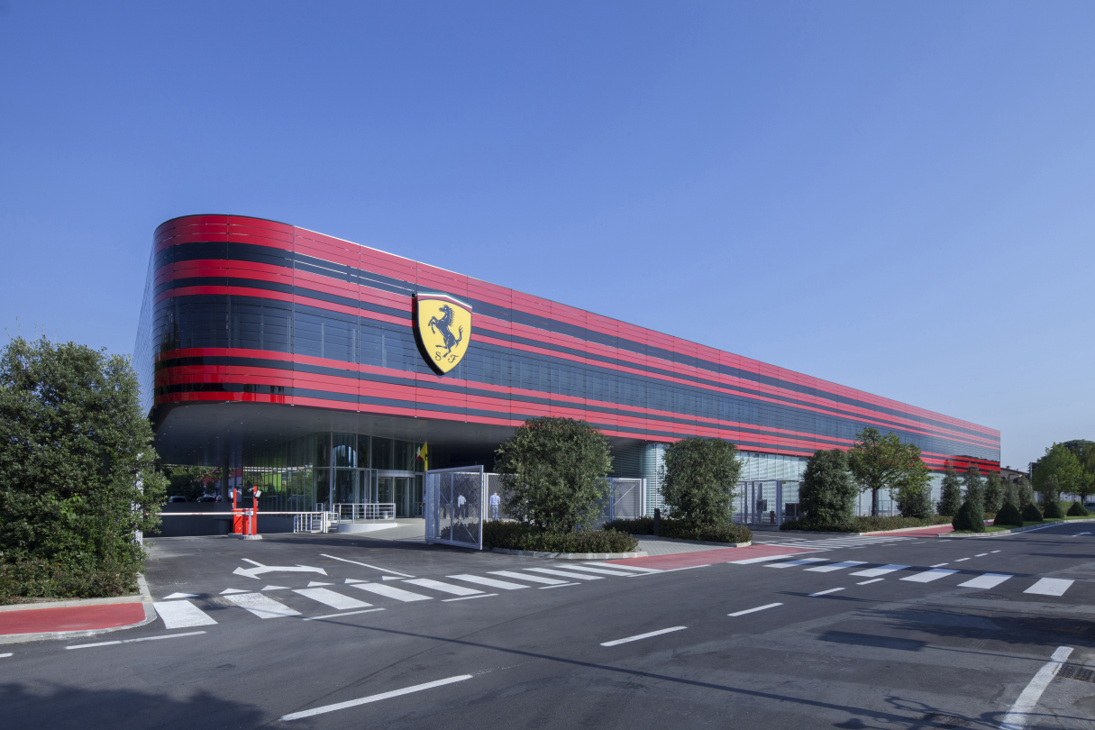 Centre de Gestion Sportive Ferrari, Italie, Maranello-Fiorano - Construction, 24 000 m²- 2015. Copyright : Milene SERVELLE