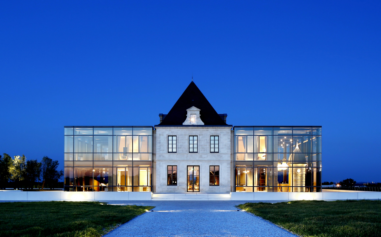 Château Pédesclaux, France, Pauillac - Création d’un chai & extension du château, 8 000 m² - 2015. Copyright : Rodolphe ESCHER