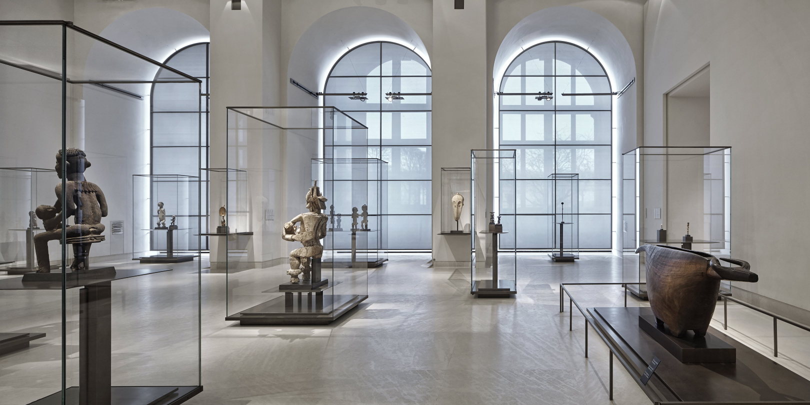 Musée du Louvre - Pavillon des Sessions, France, Paris - Muséographie et vitrines pour l’antenne des Arts Premiers, 1 400 m² - 2000. Copyright : Alessandra CHEMOLLO