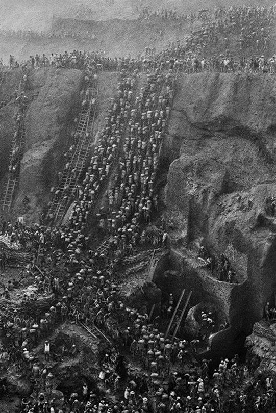 Mine d'or à ciel ouvert de Serra Pelada. État de Pará, Brésil, 1986