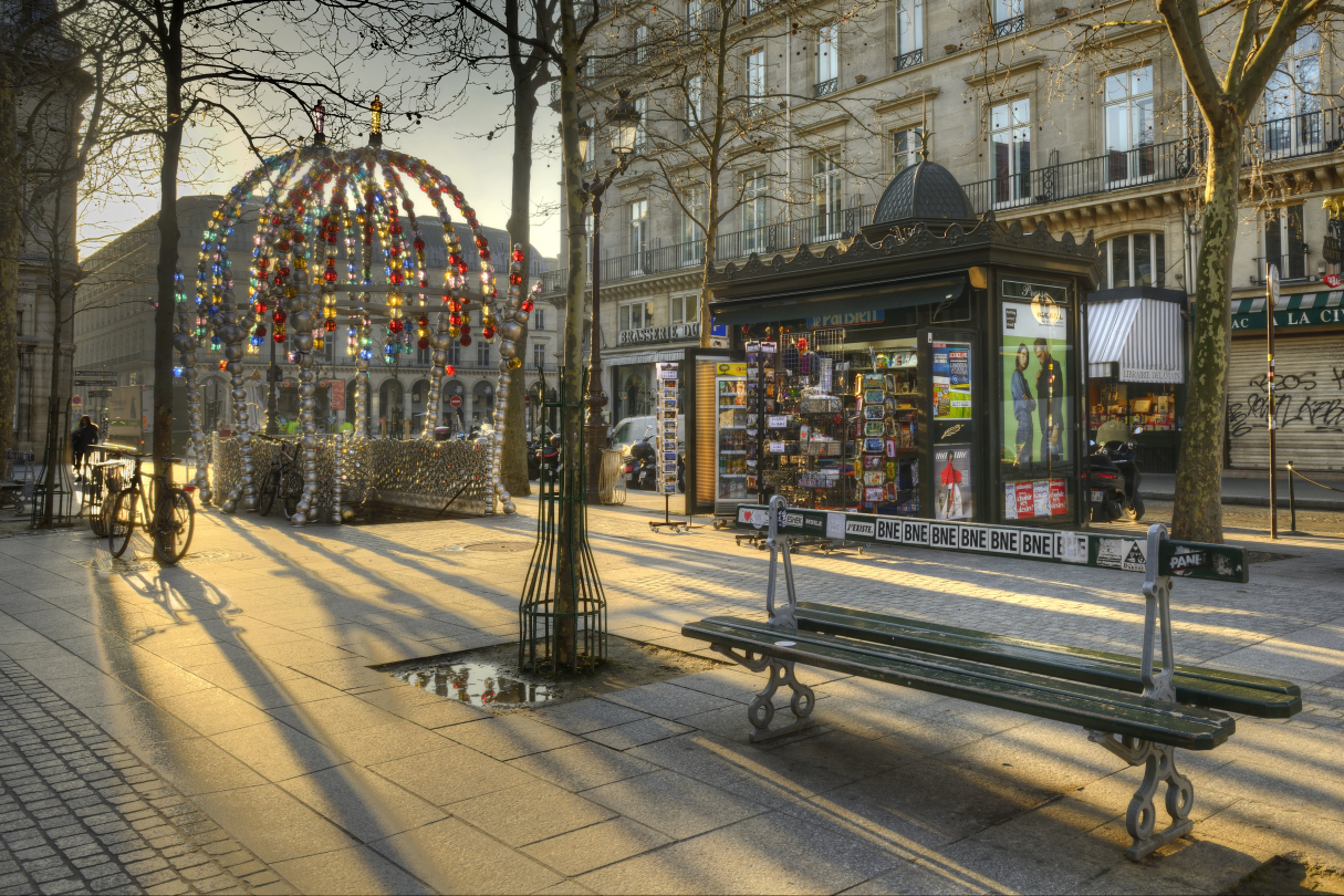 Le Kiosque des Noctambules, Jean-Michel Othoniel, 2000 © Philippe Saharoff