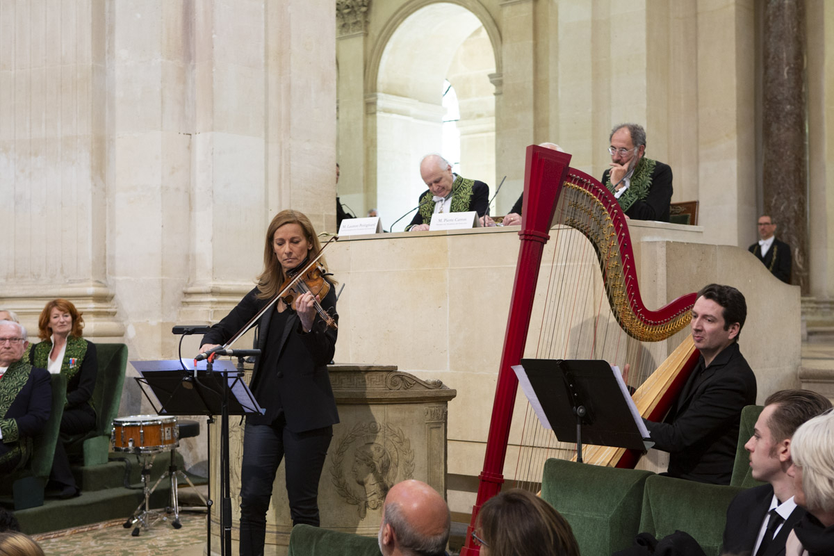 Installation de Muriel Mayette-Holtz à l'Académie des beaux-arts