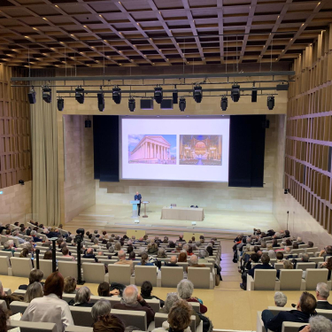 conférence d'un fauteuil