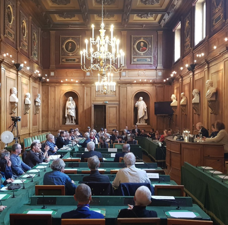 Bouquinistes-Académie des beaux-arts