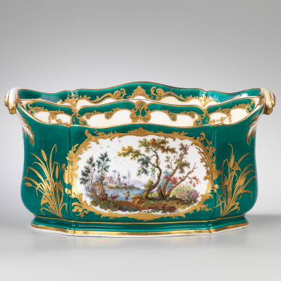 Green vase - exposition Sèvres, une passion Rothschild